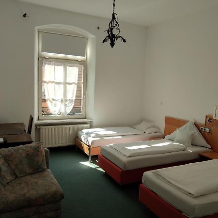 Gasthaus Zum Engel Hotel ราชตัทท์ ภายนอก รูปภาพ