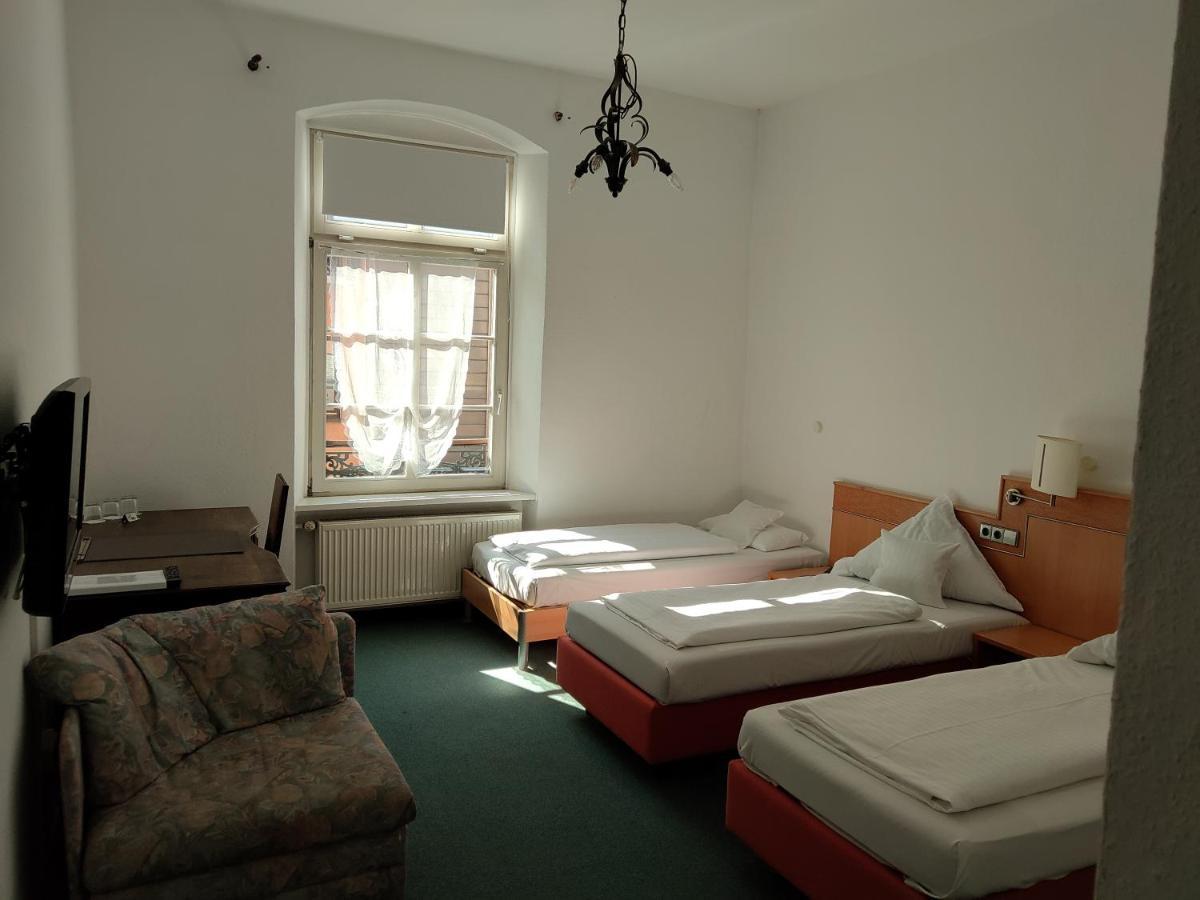 Gasthaus Zum Engel Hotel ราชตัทท์ ภายนอก รูปภาพ