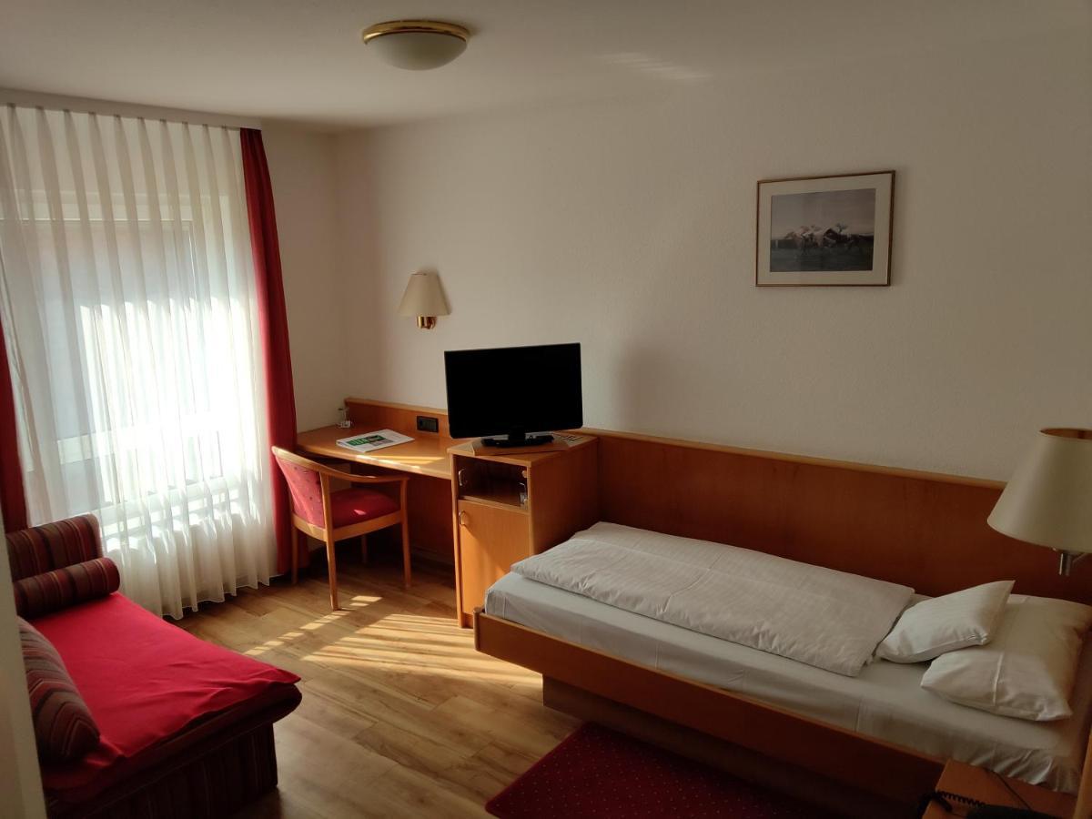 Gasthaus Zum Engel Hotel ราชตัทท์ ภายนอก รูปภาพ